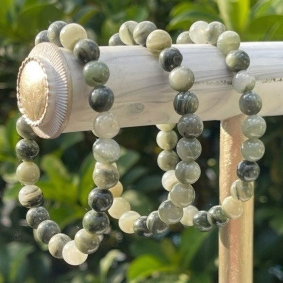 8mm Green Quartz Chakra Stretch Bracelet - Picture 2 of 4